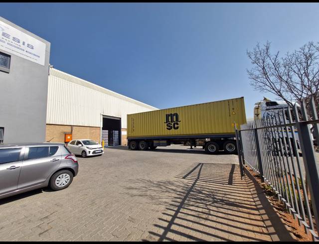 939M² WAREHOUSE TO LET IN JET PARK